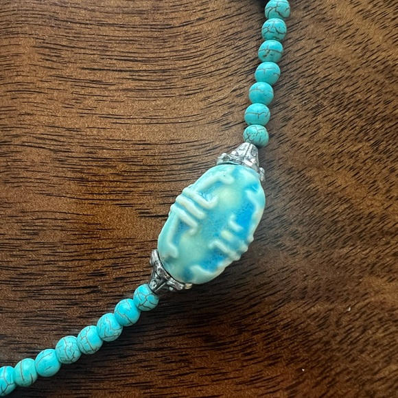 Elegant Turquoise Beaded Necklace - Picture 2 of 4